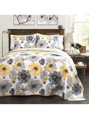 NWT Lush Decor Leah Quilt 3 Pc Set Yellow Gray Size King